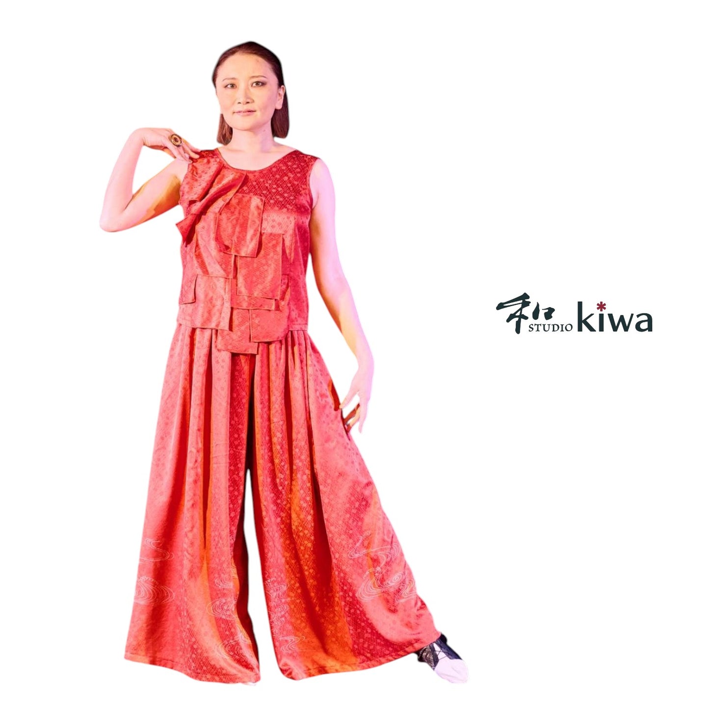 コレクションドレス タンクトップ パンツ セットアップ 付下げ 赤小花刺繍のセットアップ