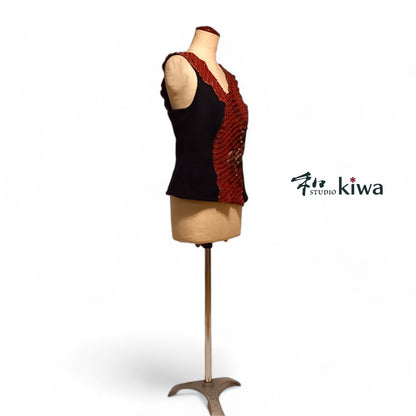 トップス　　スラッシュキルトタンクトップ　小紋　唐紅渦のスラッシュキルトタンクトップ