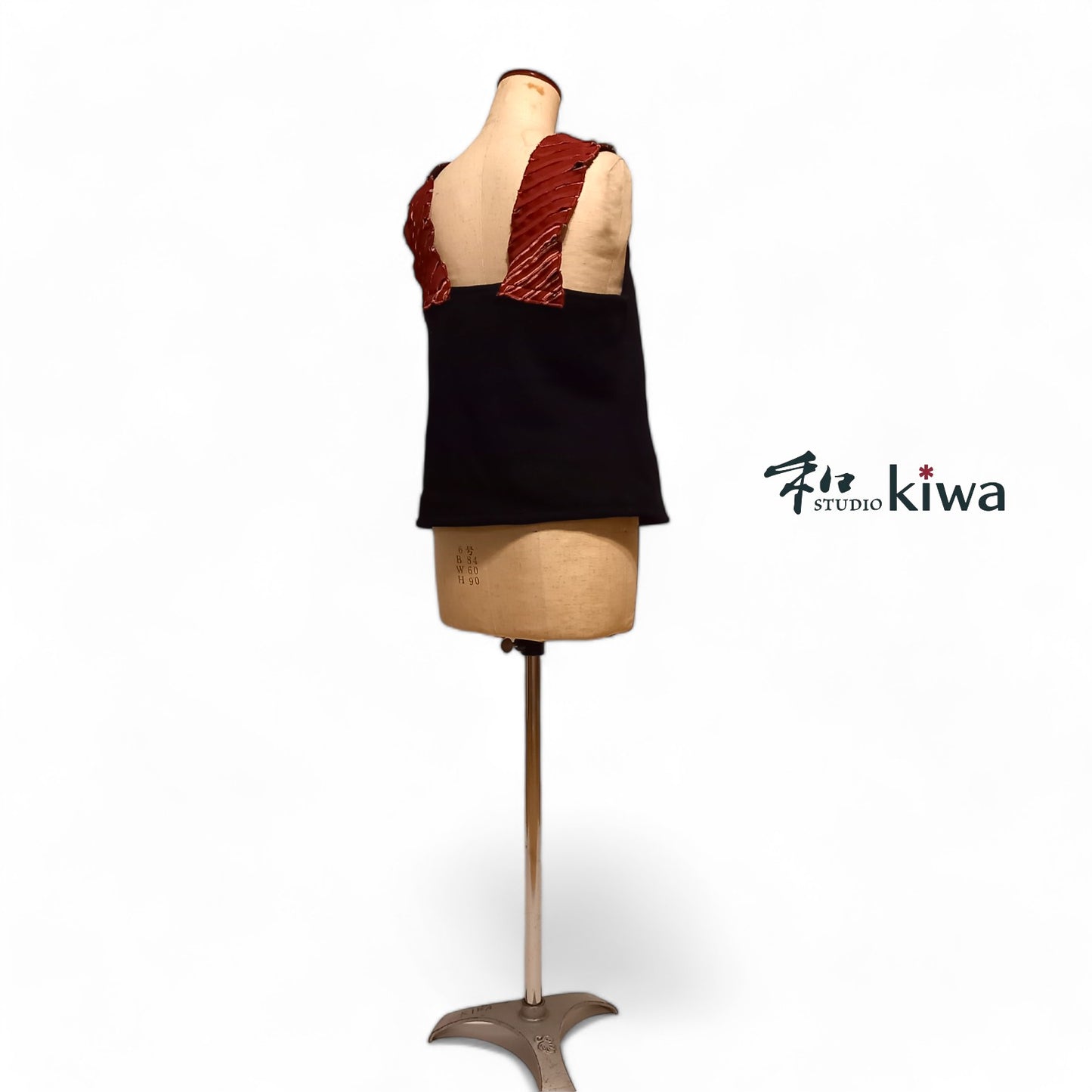 トップス　　スラッシュキルトタンクトップ　小紋　唐紅渦のスラッシュキルトタンクトップ