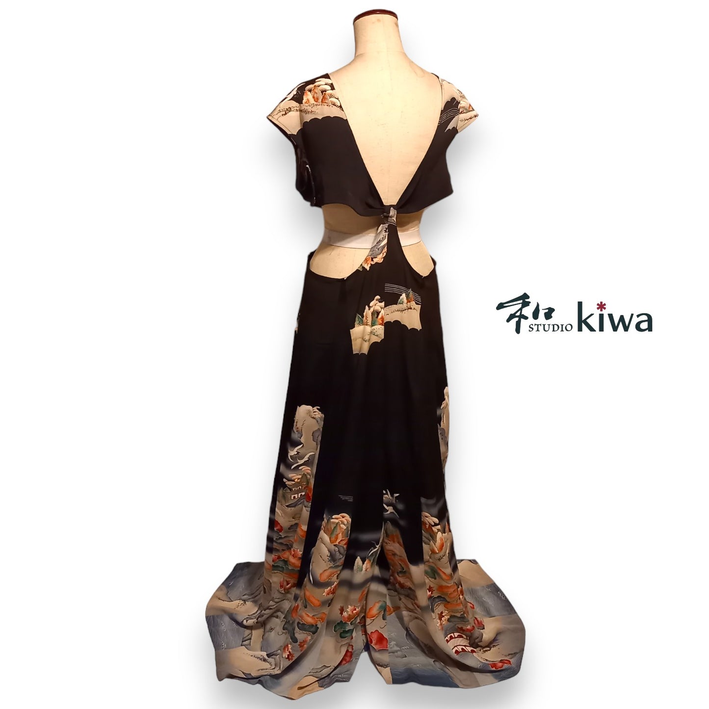 コレクションドレス　　オールインワンねじれパンツ　留袖　黒風景文様のオールインワンねじれパンツ