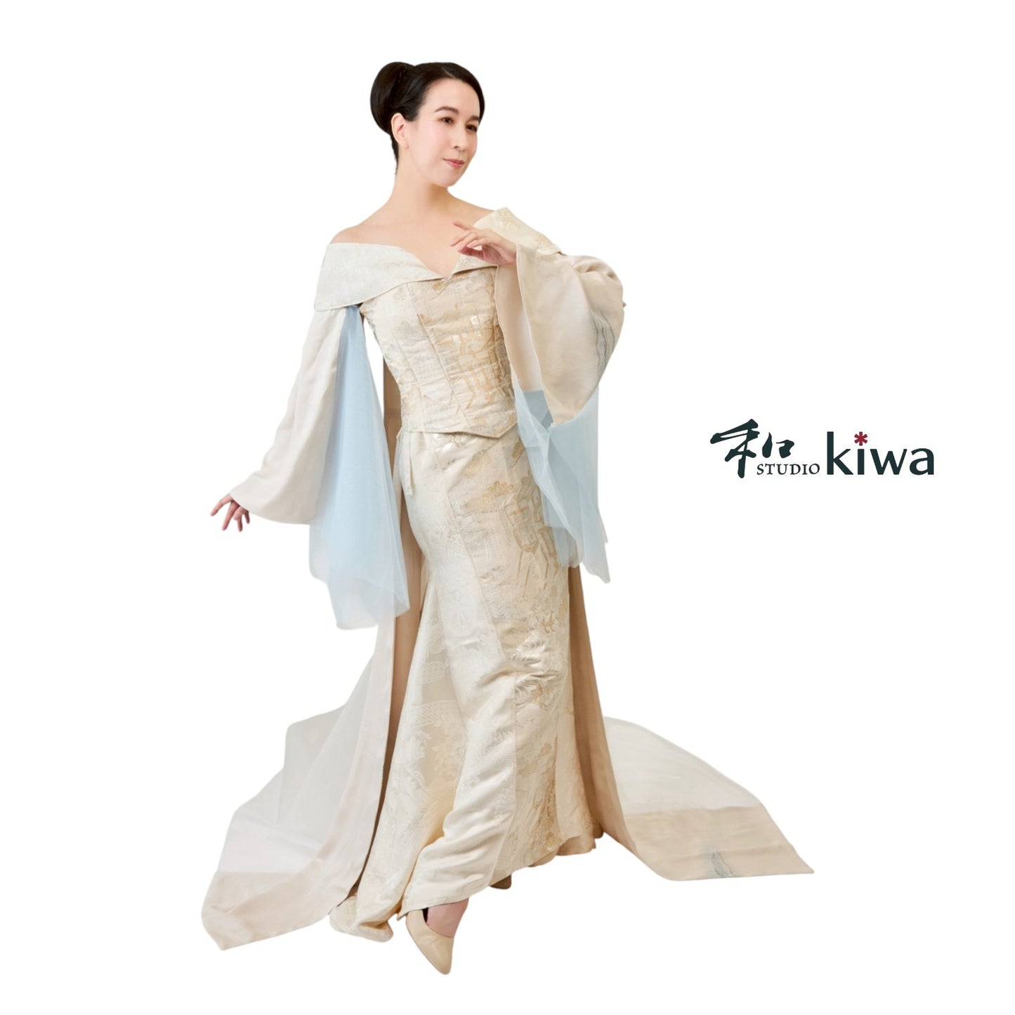 コレクションドレス　　ビスチェ　スカート　セットアップ　袋帯　打掛　白御所車のセットアップドレス