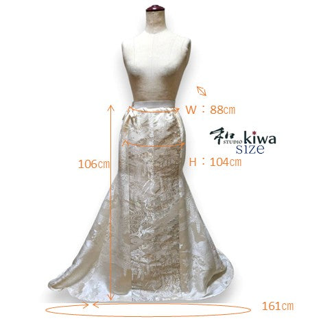 コレクションドレス　　ビスチェ　スカート　セットアップ　袋帯　打掛　白御所車のセットアップドレス