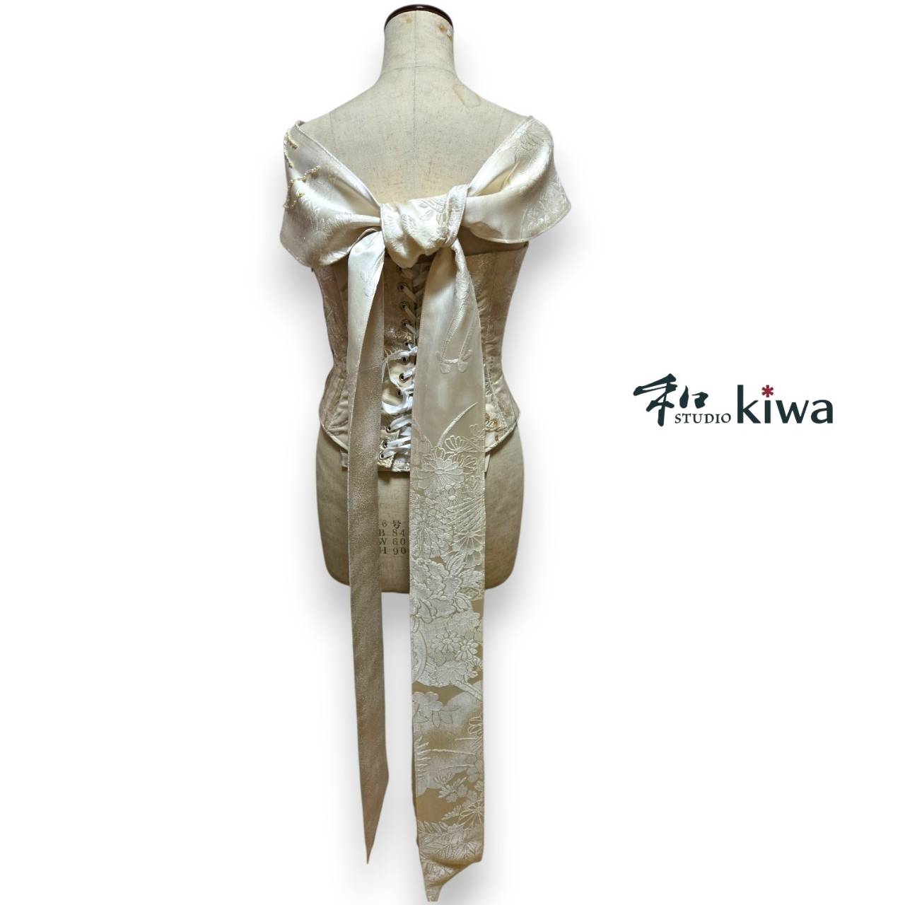 コレクションドレス　　ビスチェ　スカート　セットアップ　袋帯　打掛　白御所車のセットアップドレス