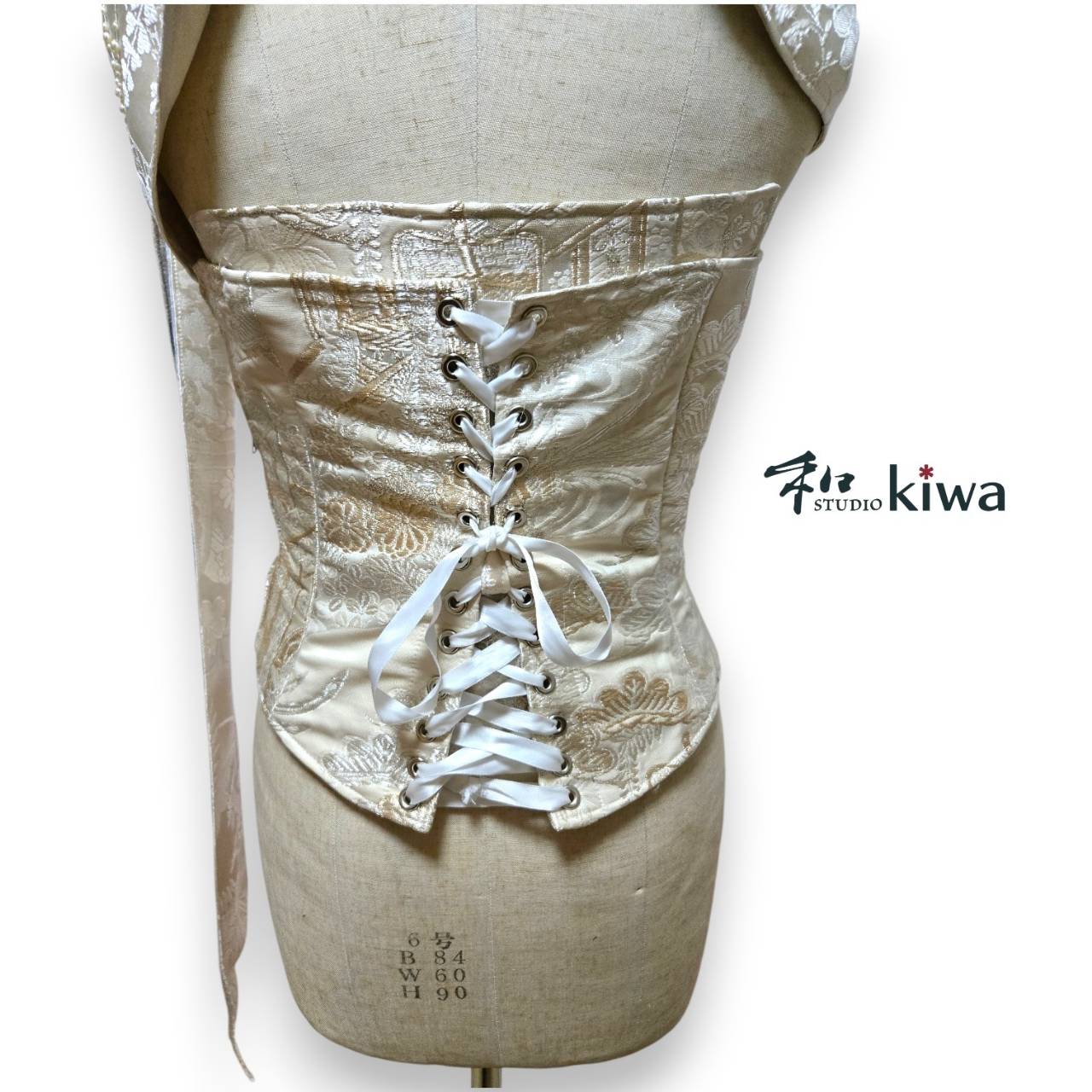 コレクションドレス　　ビスチェ　スカート　セットアップ　袋帯　打掛　白御所車のセットアップドレス